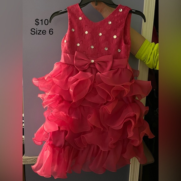 Girls dresses sizes 6,7,8,and12.A variety of colors - Picture 3 of 7